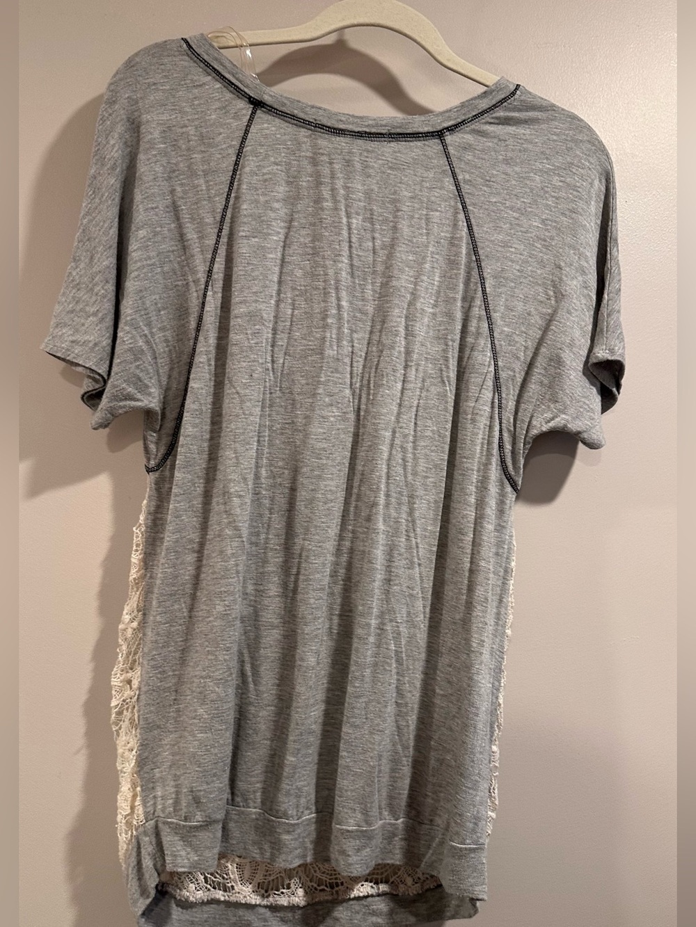 Jolt Boho Mixed Media Lace Front Raglan Top Gray & White Floral Crochet Medium - Picture 9 of 15